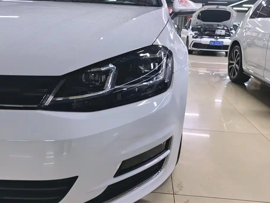 Volkswagen Golf 2016 230TSI AT Luxury