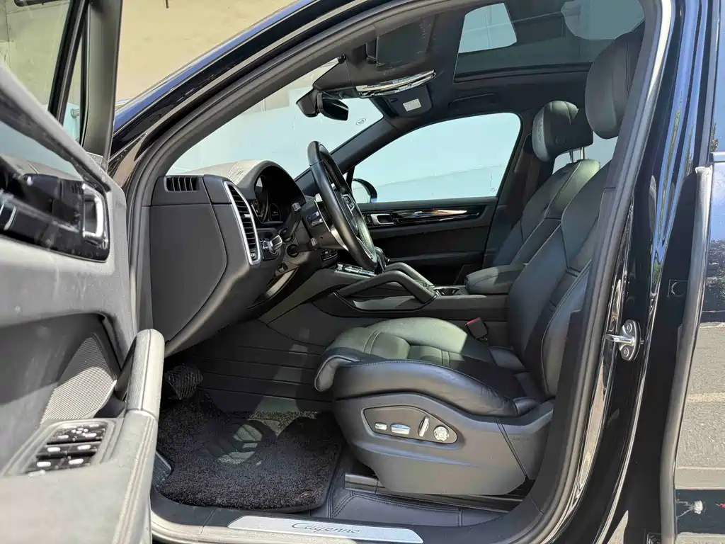 Porsche Cayenne — миниатюра 4