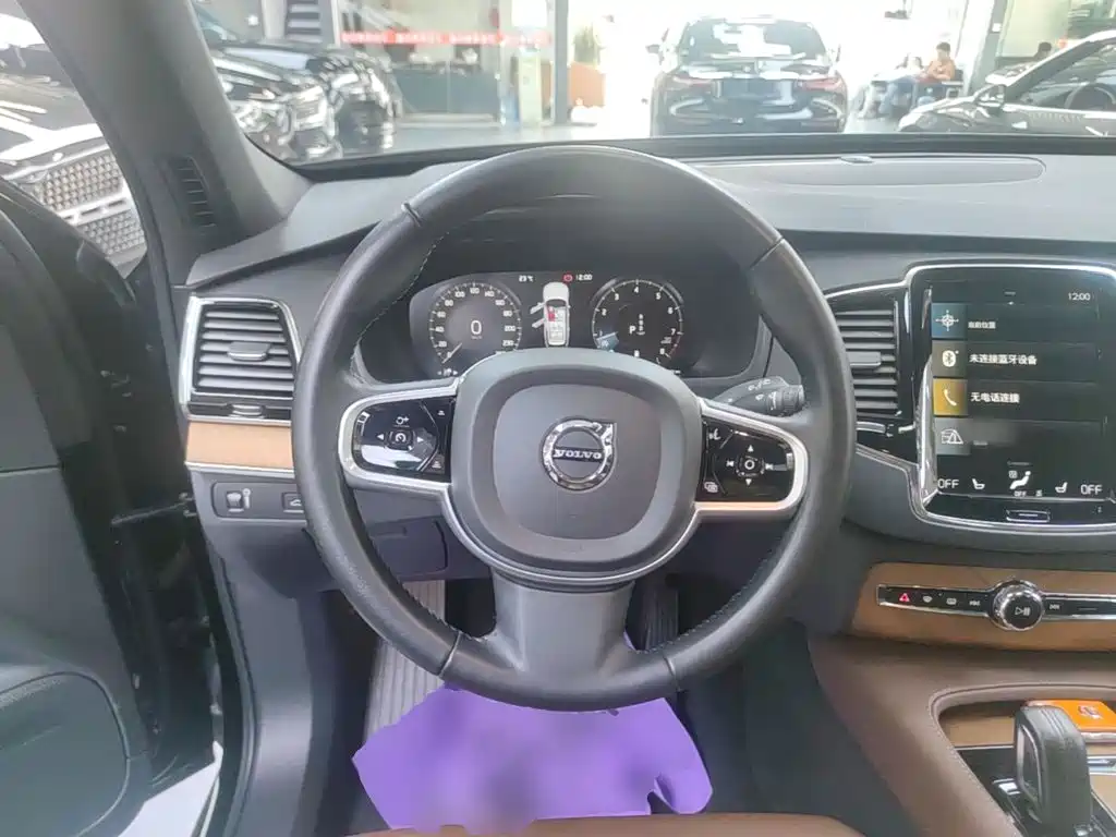 Volvo XC90 — миниатюра 11