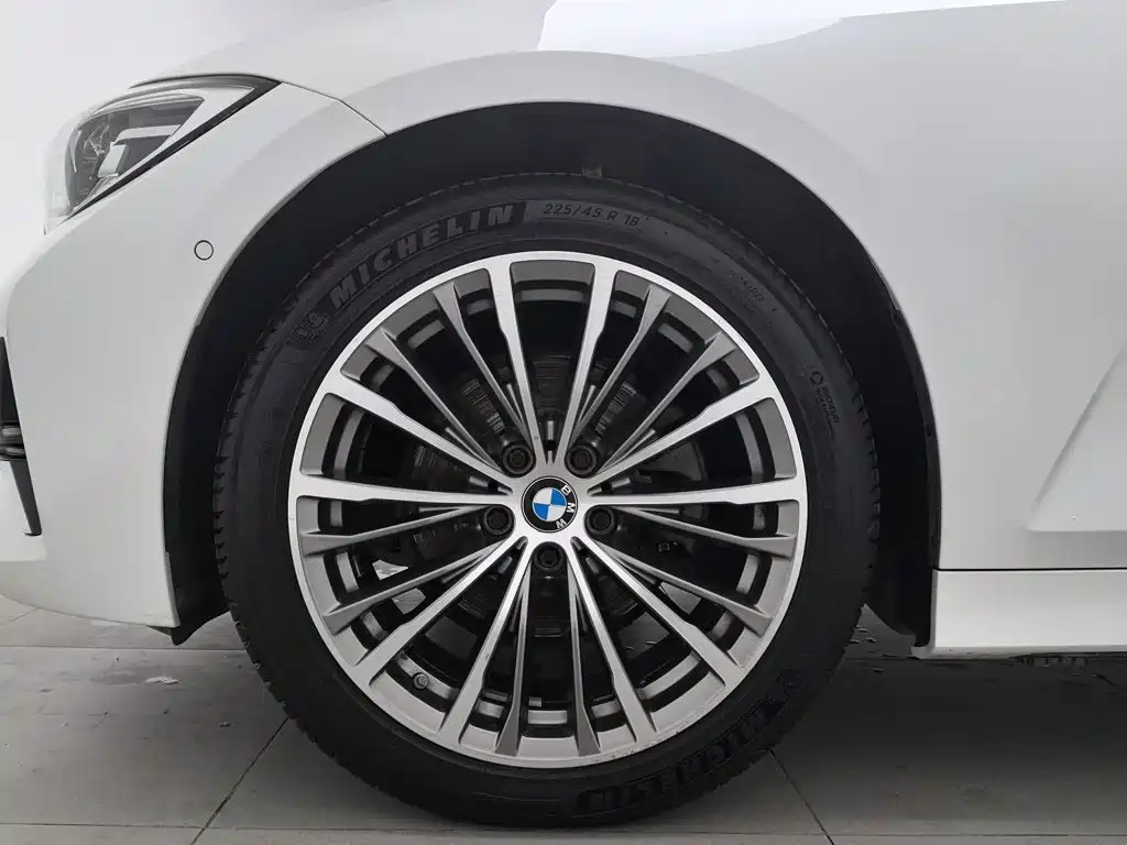 BMW 3 Series — миниатюра 17