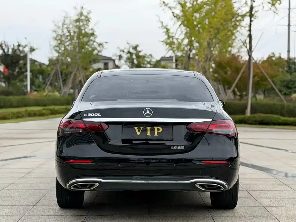 Mercedes-Benz E-Class — миниатюра 4