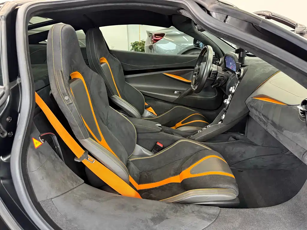 McLaren 720S — миниатюра 10