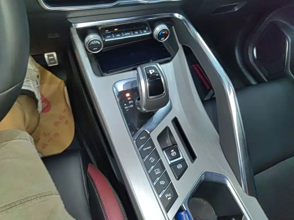 Geely Binyue — миниатюра 14