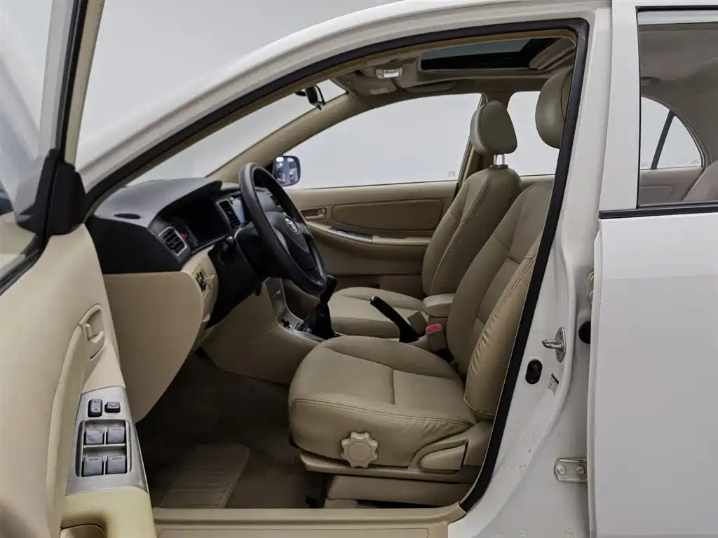 Toyota Corolla 2013 1.6L MT Luxury