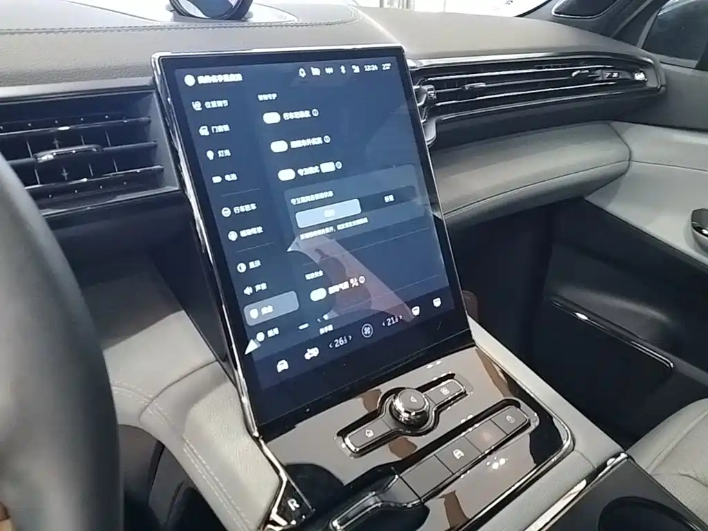 NIO ES8 — миниатюра 13