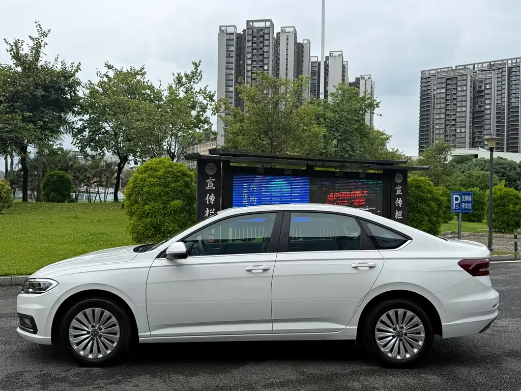 Volkswagen Lavida — миниатюра 7