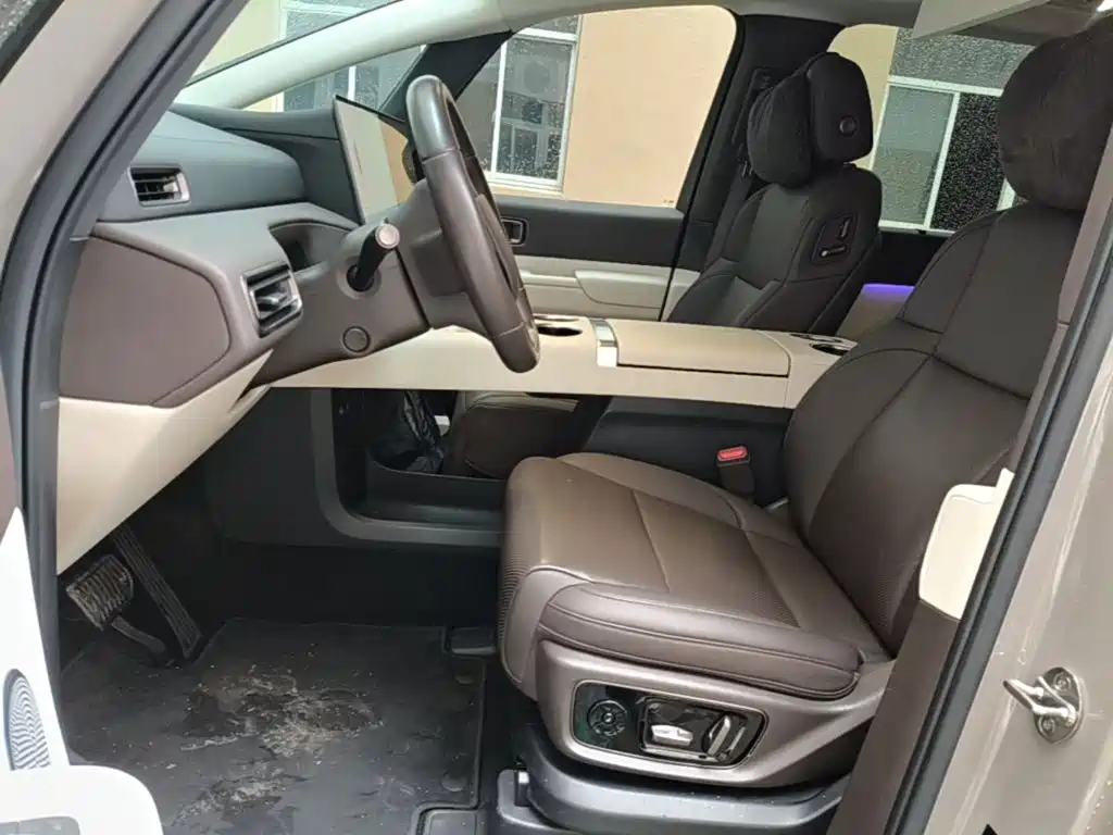 Li Auto Li MEGA — миниатюра 15