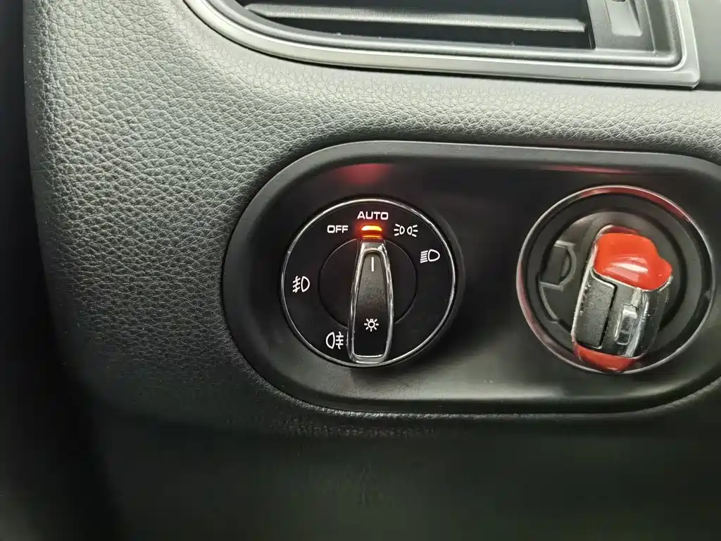 Porsche Macan — миниатюра 21