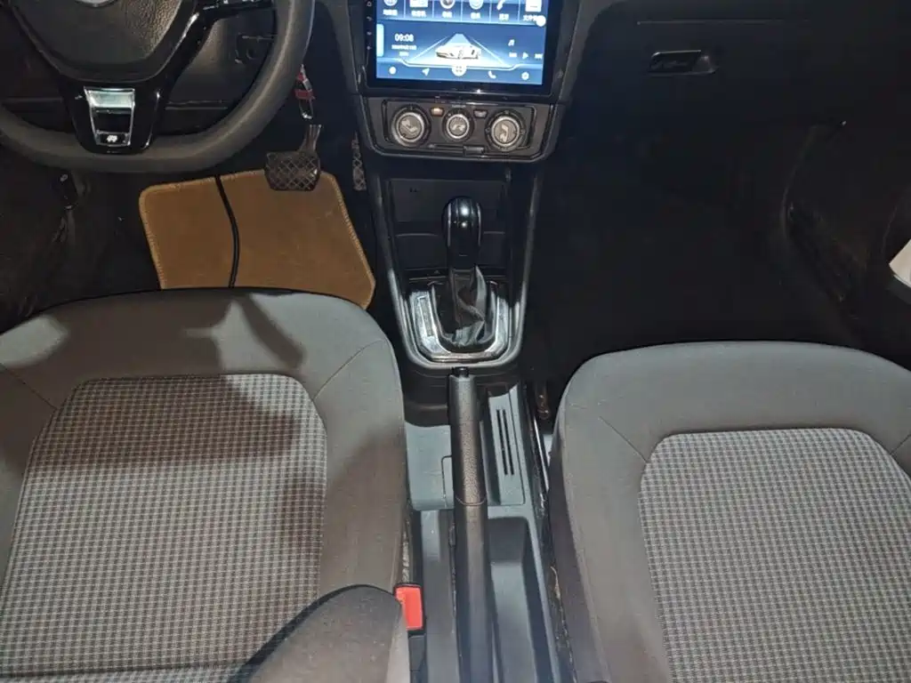 Volkswagen Santana — миниатюра 14