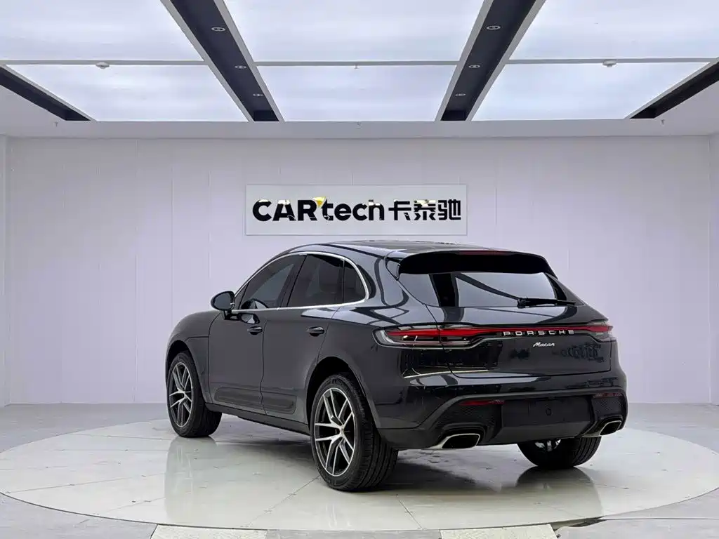 Porsche Macan — миниатюра 3