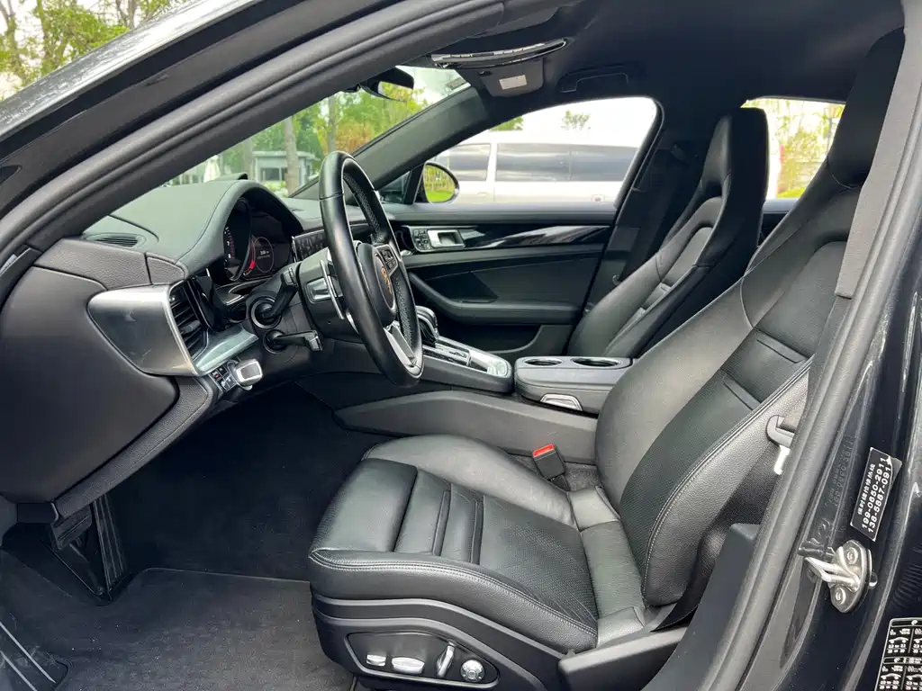 Porsche Panamera — миниатюра 10