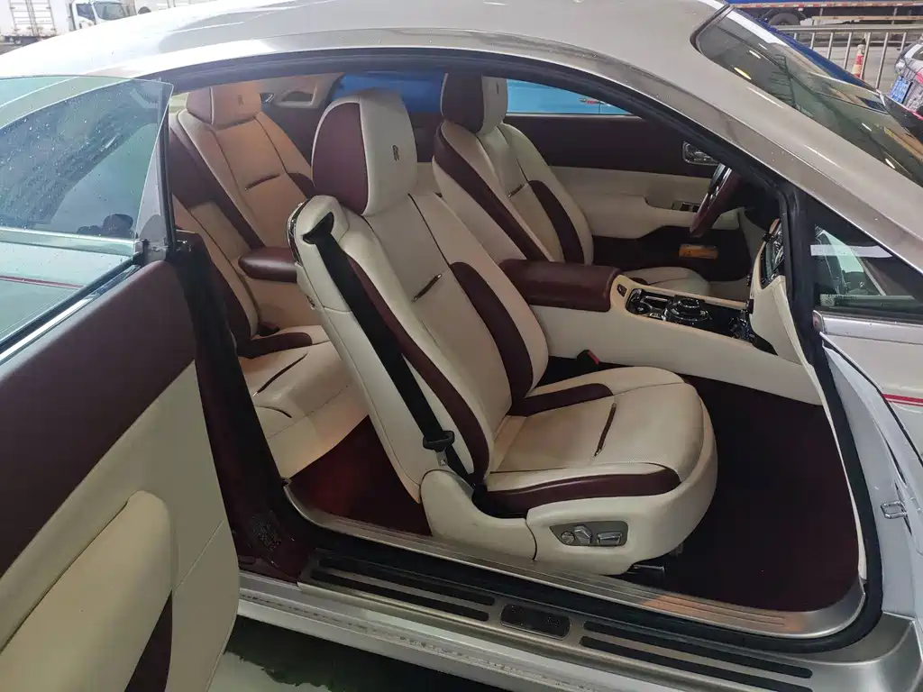 Rolls-Royce Wraith — миниатюра 7