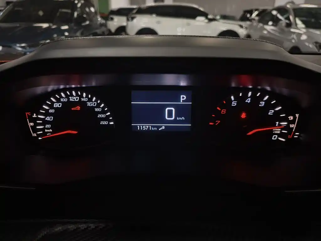 Peugeot 2008 — миниатюра 12