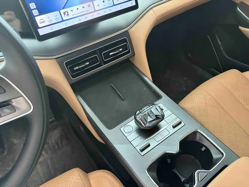 BYD L DM-i — миниатюра 11