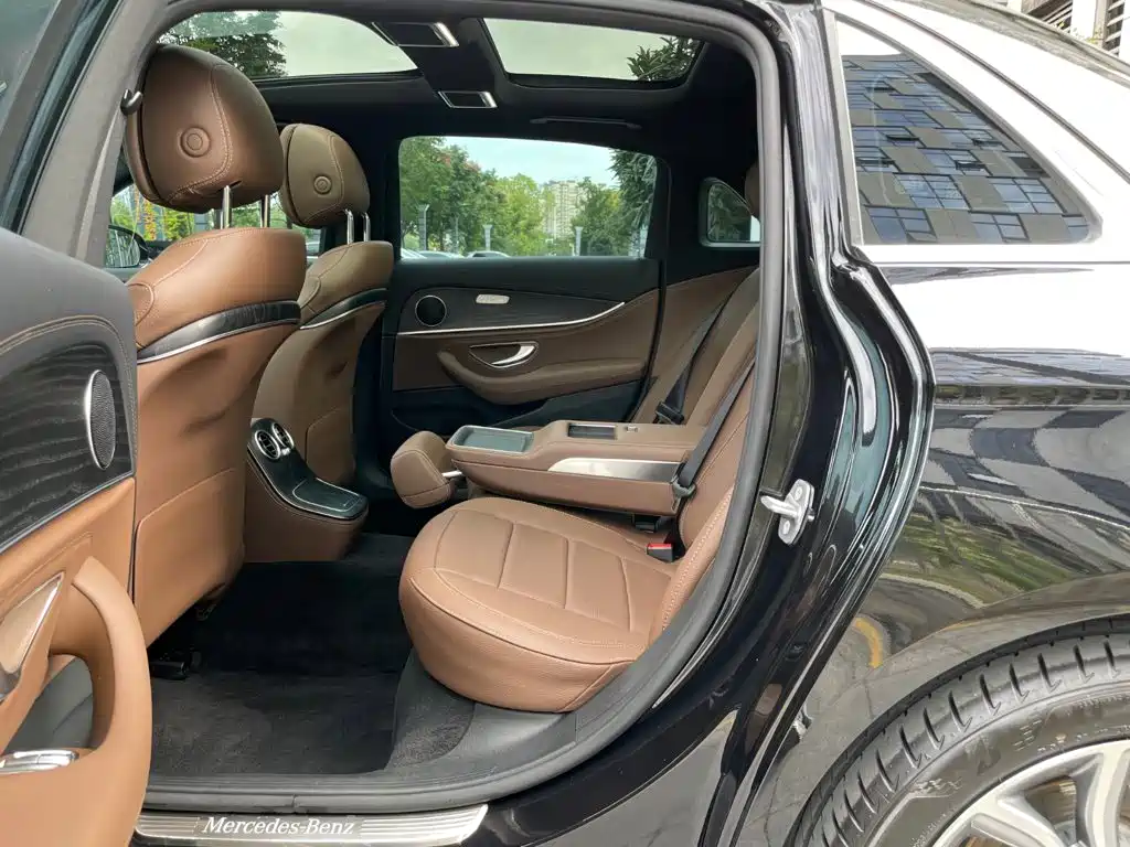 Mercedes-Benz E-Class 2023 — фото 12