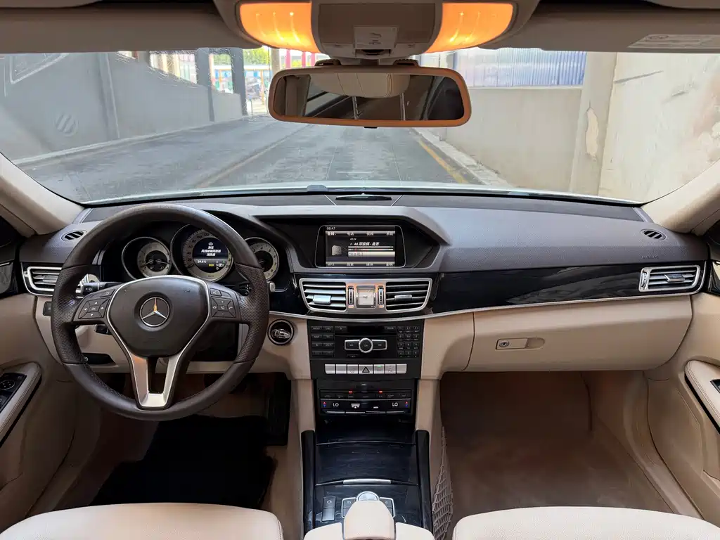 Mercedes-Benz E-Class — миниатюра 9