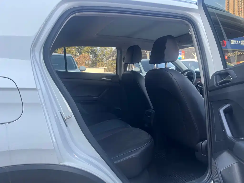 VOLKSWAGEN EXPLORING THE SHADOW