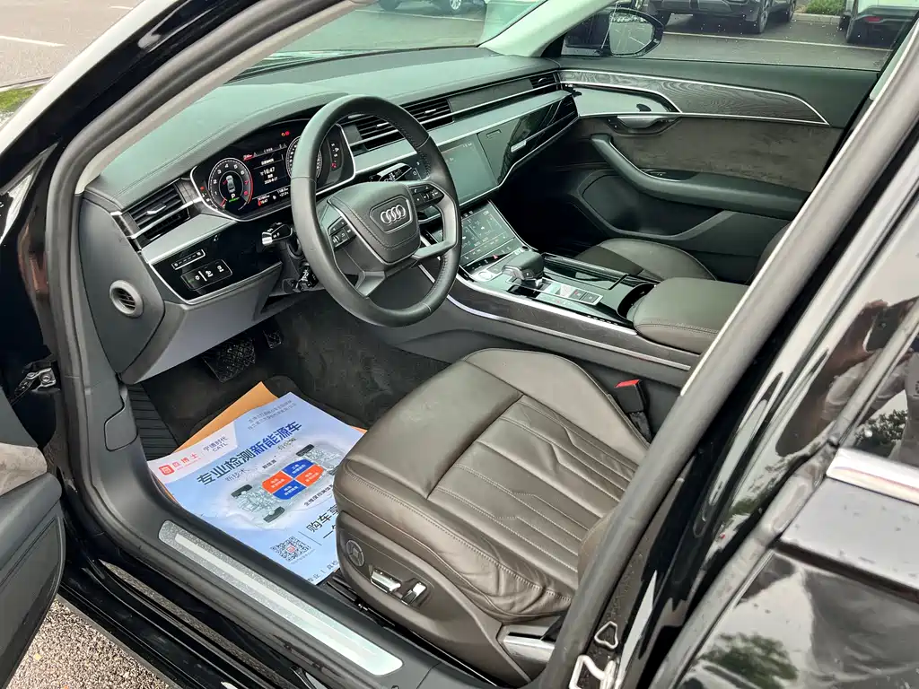 Audi A8 — миниатюра 6