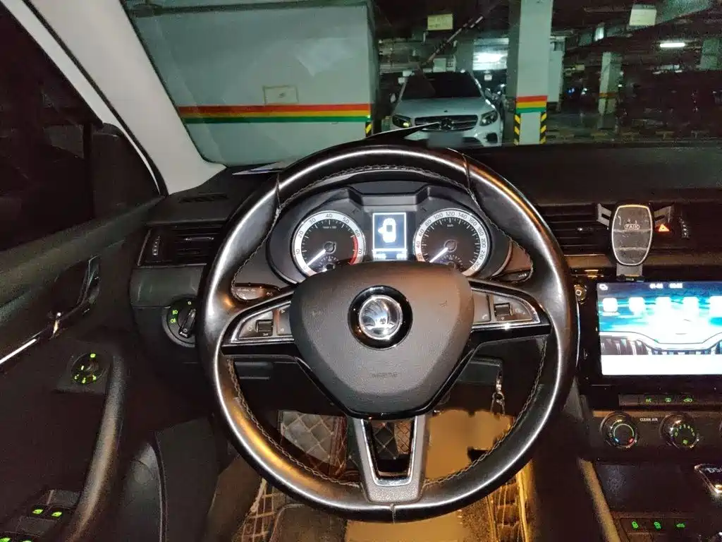 Skoda Octavia — миниатюра 3