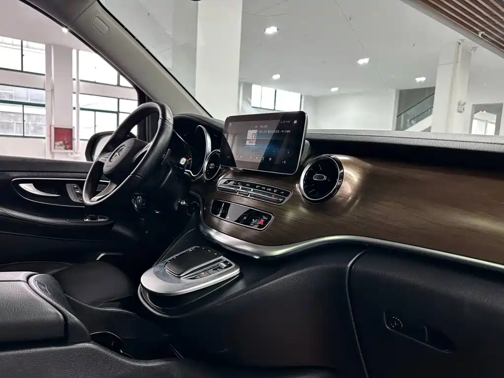 Mercedes-Benz V-Class — миниатюра 6
