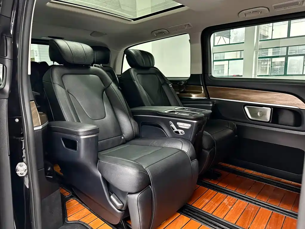 Mercedes-Benz V-Class — миниатюра 11