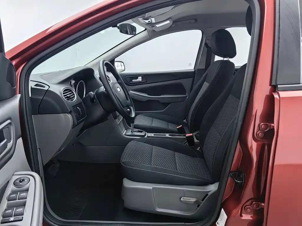 Ford Focus — миниатюра 10