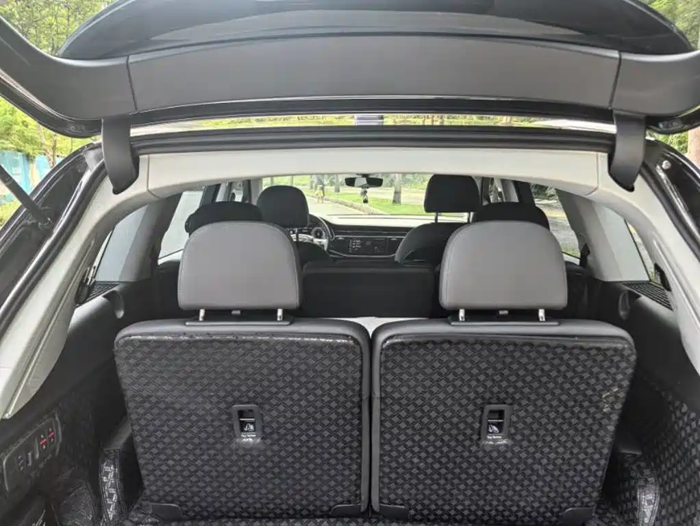 Audi Q7 — миниатюра 12