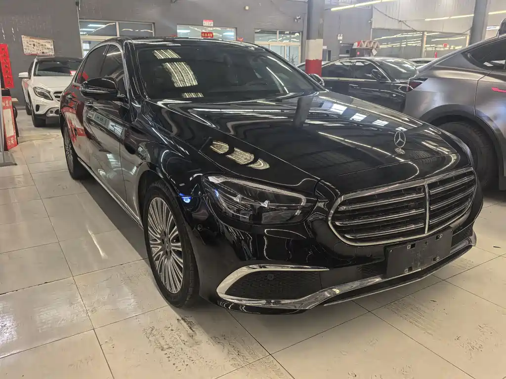 MERCEDES-BENZ E CLASS