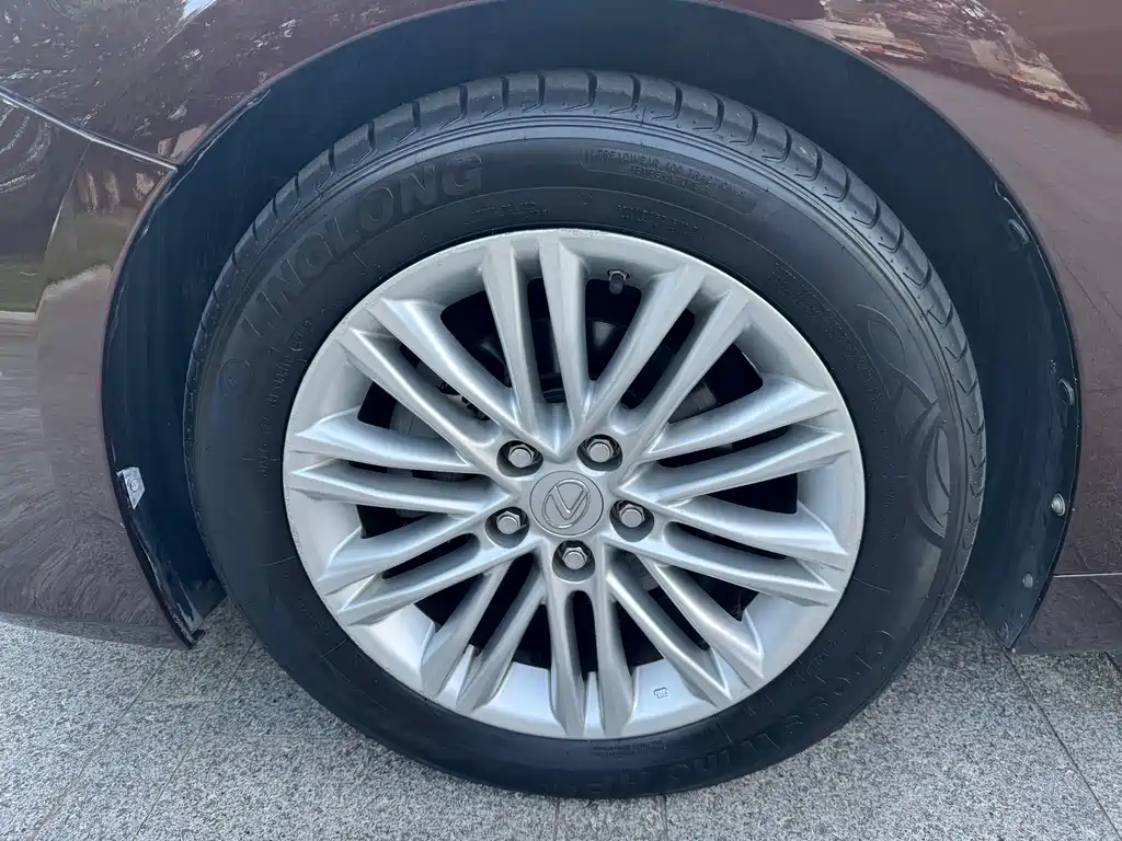 Lexus ES — миниатюра 15