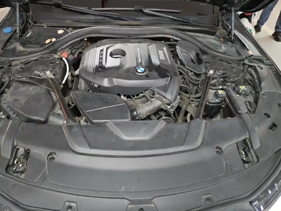 BMW 7 Series — миниатюра 10