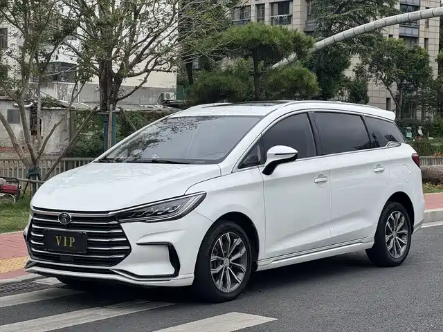 BYD SONG MAX