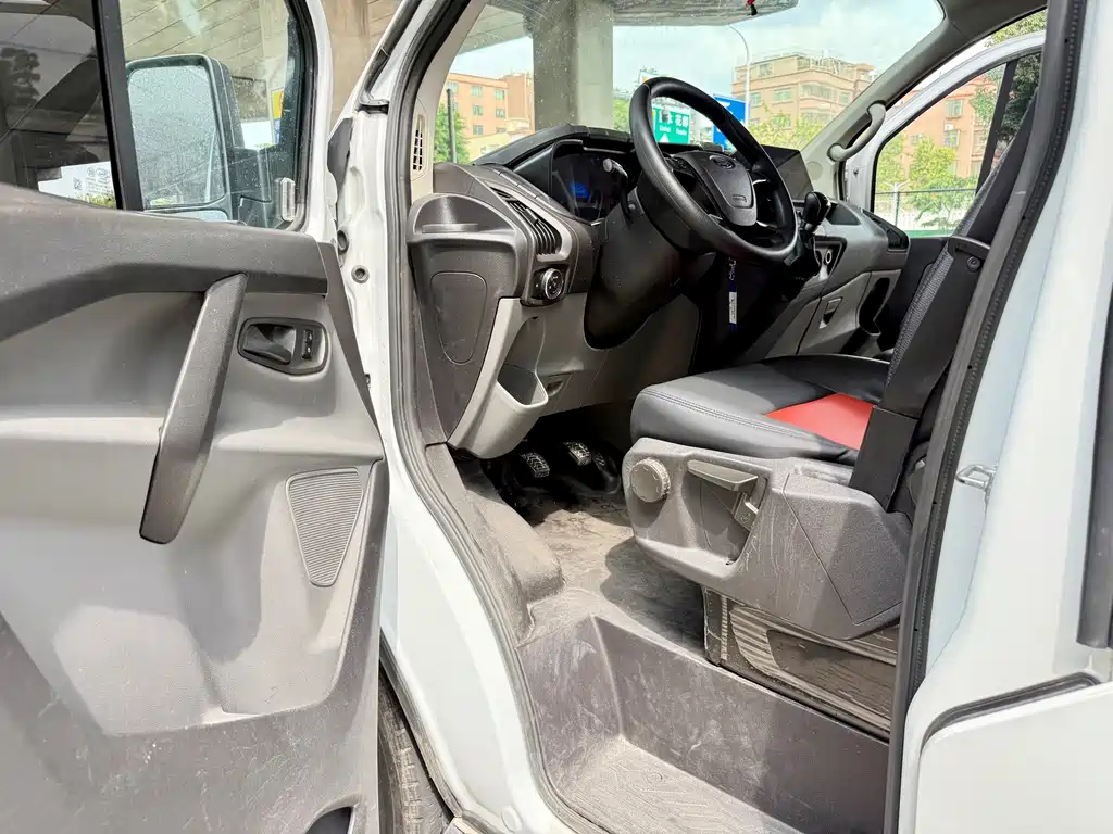 Ford Transit — миниатюра 14