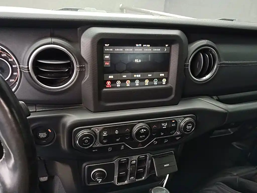 Jeep Wrangler — миниатюра 13