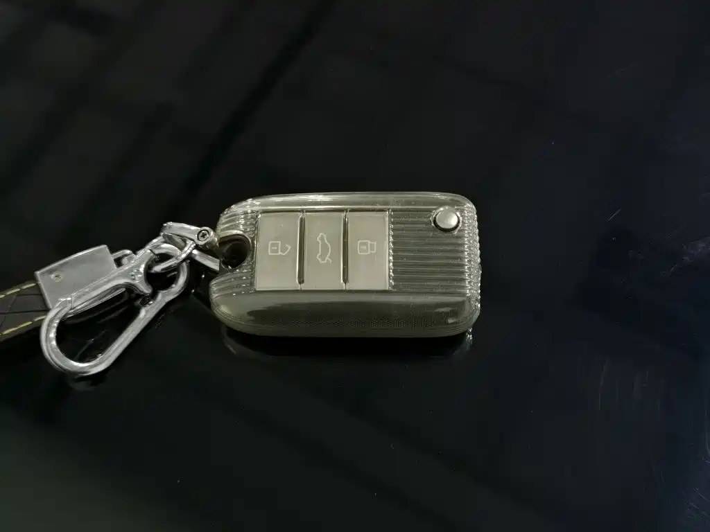 Roewe RX8 — миниатюра 19