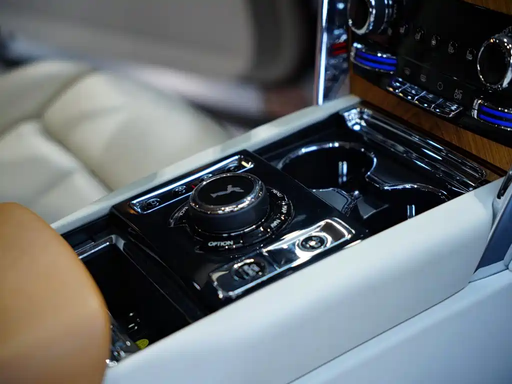 Rolls-Royce Cullinan — миниатюра 36