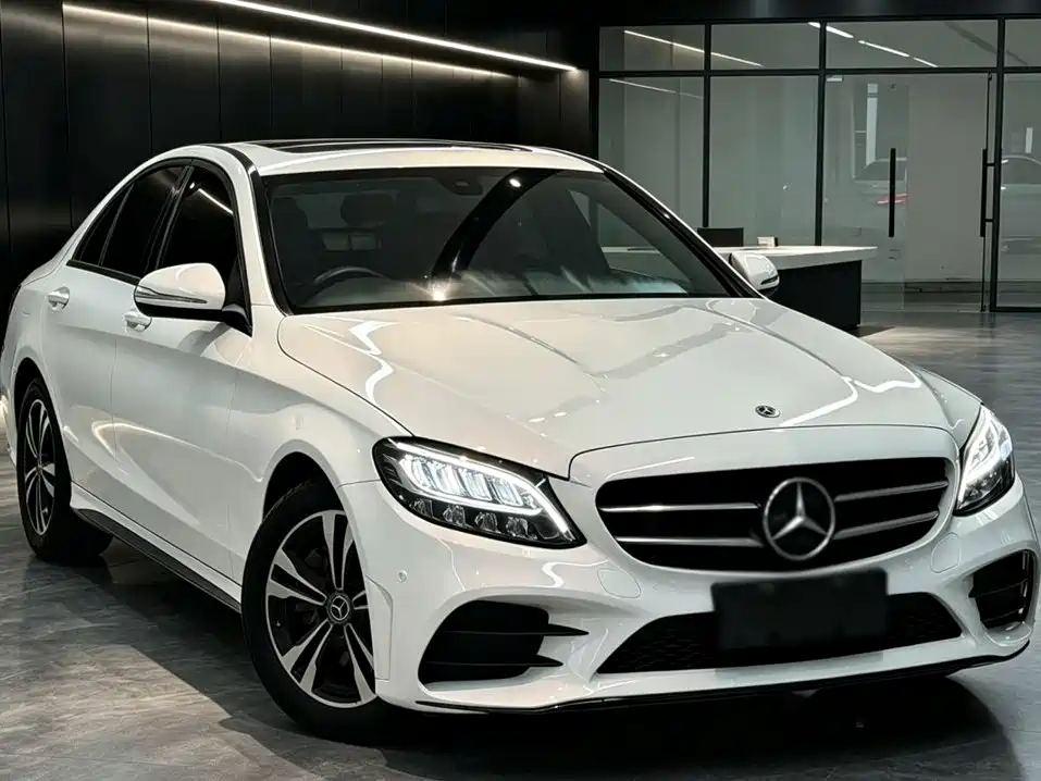 Mercedes-Benz C-Class — миниатюра 3