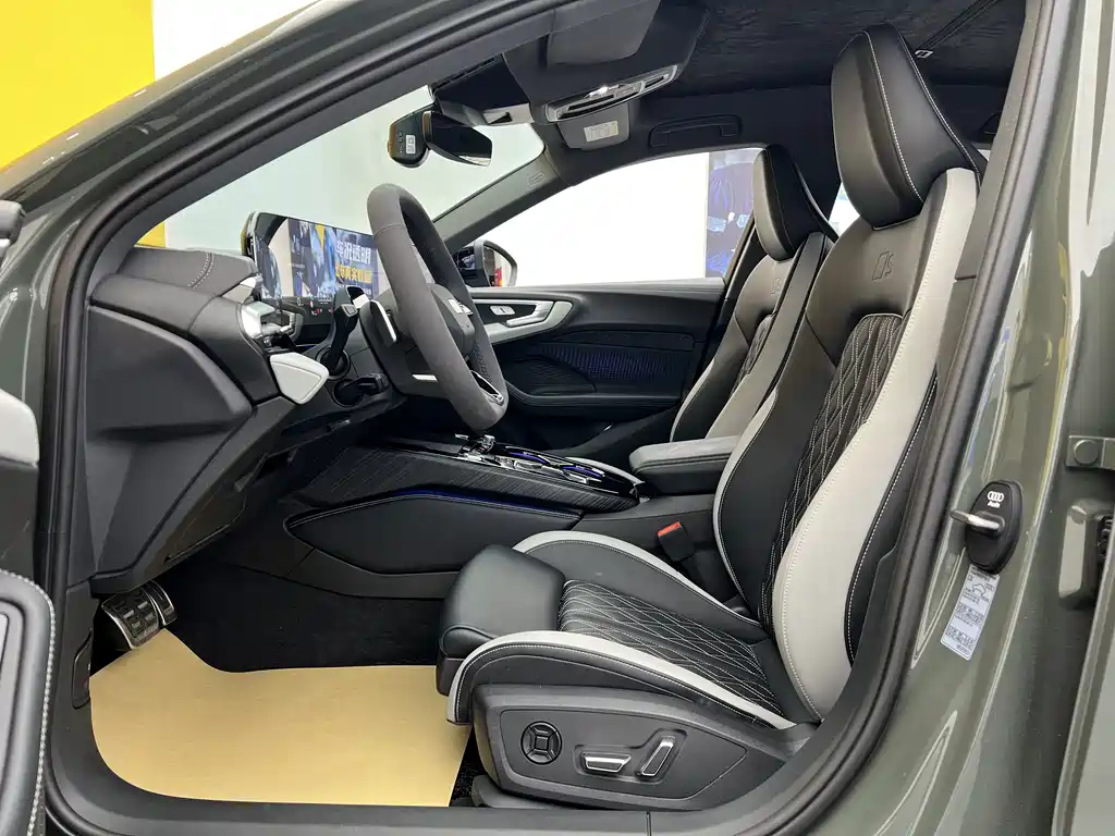Audi A5L 2026 2.0T Sport Plus