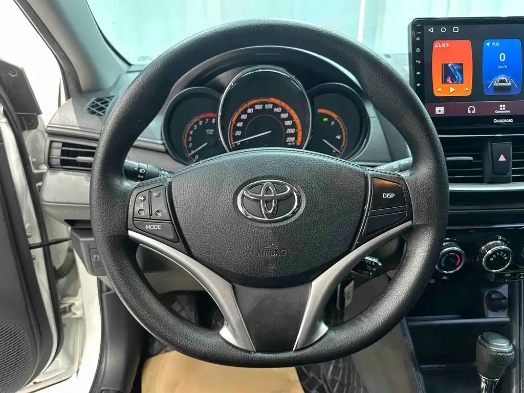 Toyota Yaris L — миниатюра 12