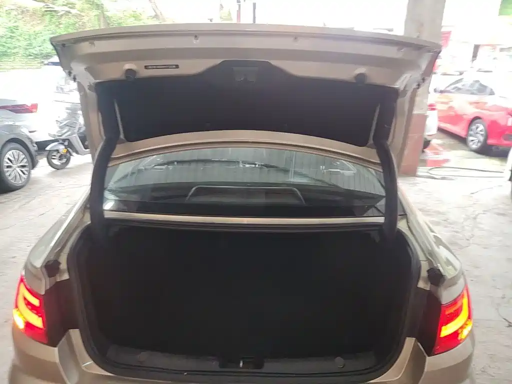 Geely Emgrand GL — миниатюра 19