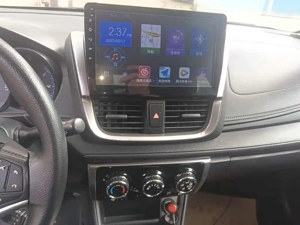 Toyota Yaris L — миниатюра 13