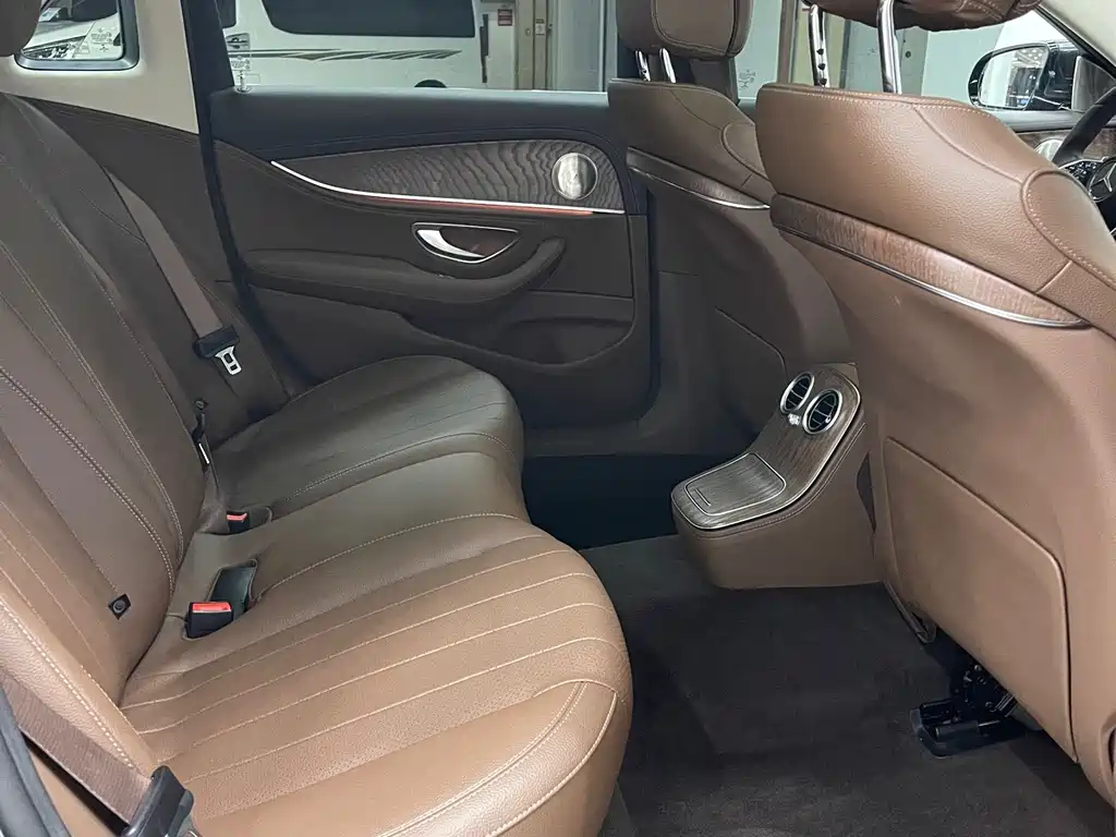 Mercedes-Benz E-Class New Energy — миниатюра 11