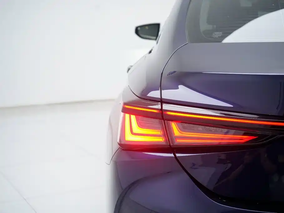 Lexus ES — миниатюра 13