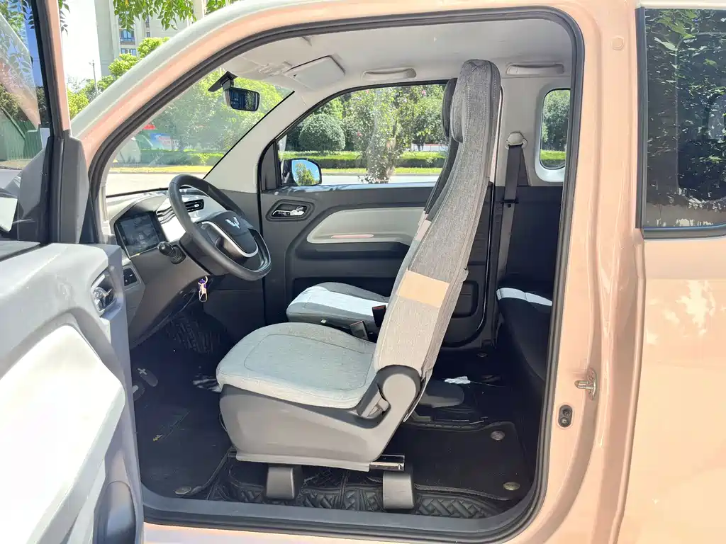 Wuling MINIEV — миниатюра 5