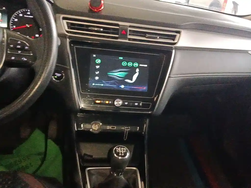 Roewe i5 — миниатюра 13