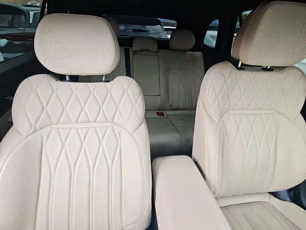 Geely Xingyue L — миниатюра 11