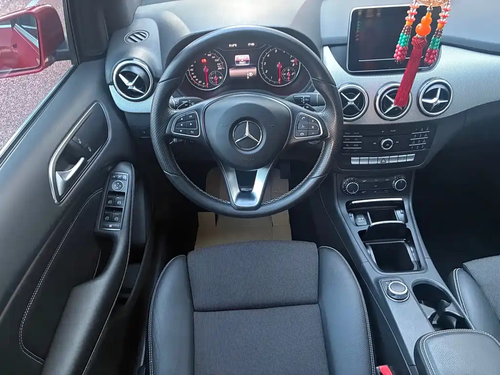 Mercedes-Benz B-Class — миниатюра 6