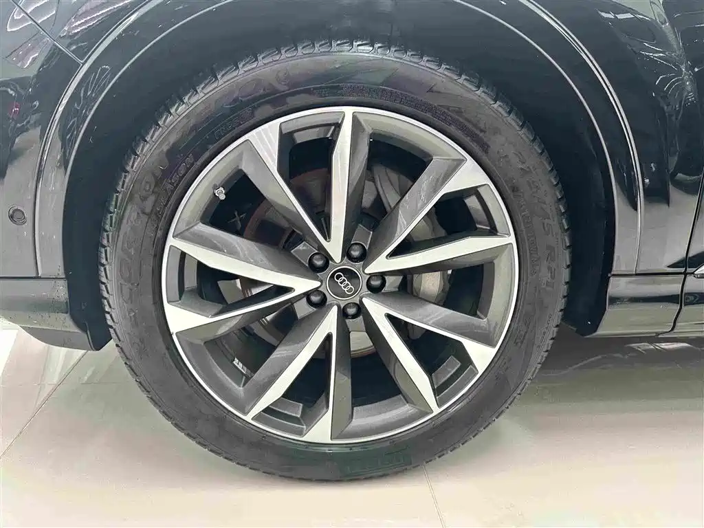 Audi Q7 — миниатюра 4
