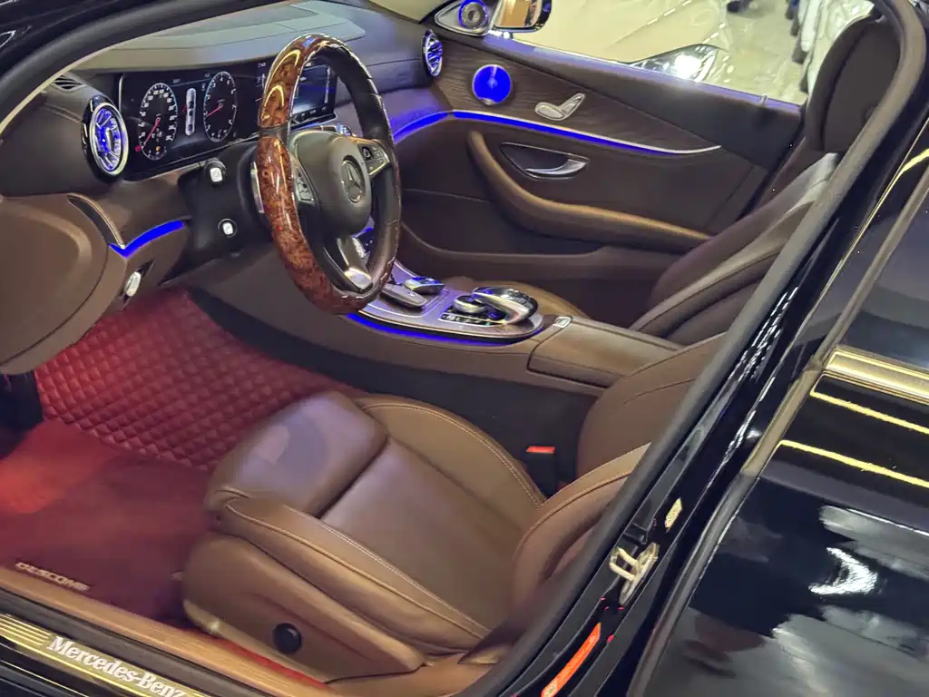 Mercedes-Benz E-Class — миниатюра 13