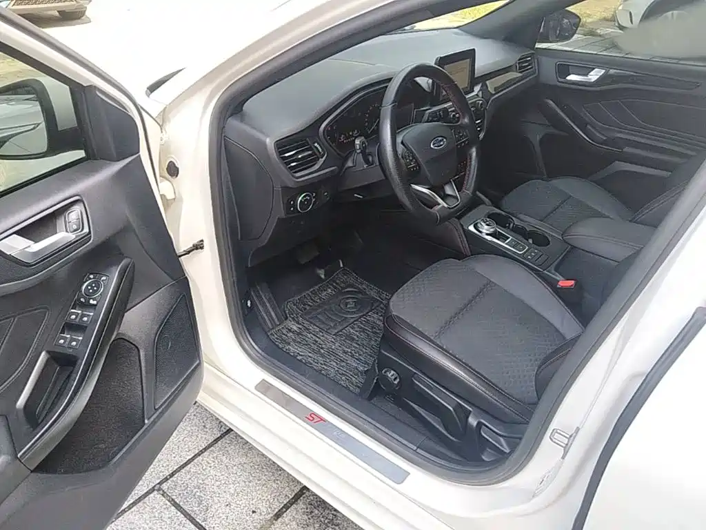 Ford Focus — миниатюра 16