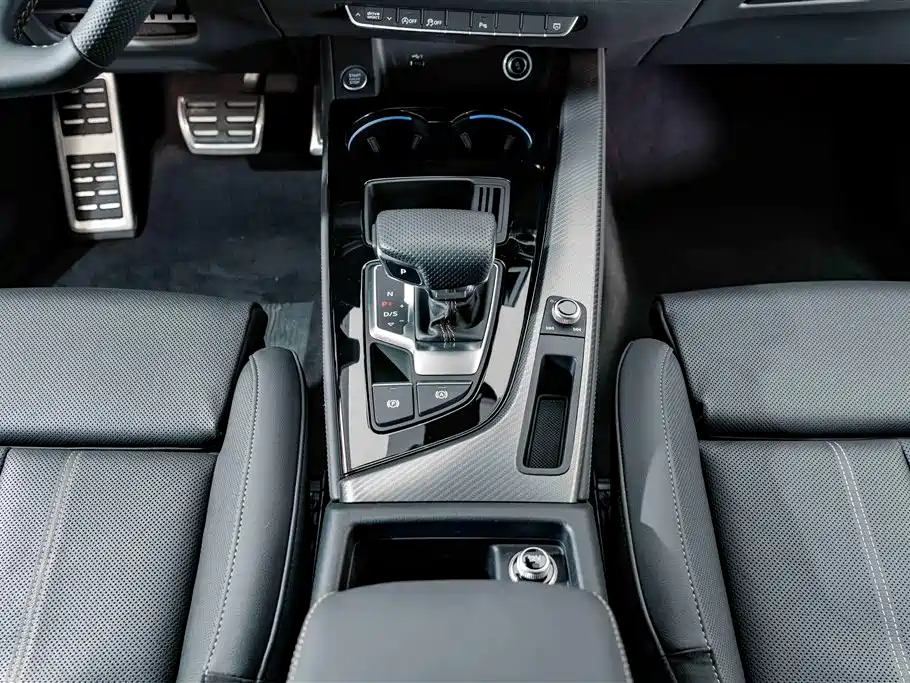 Audi A4L — миниатюра 12